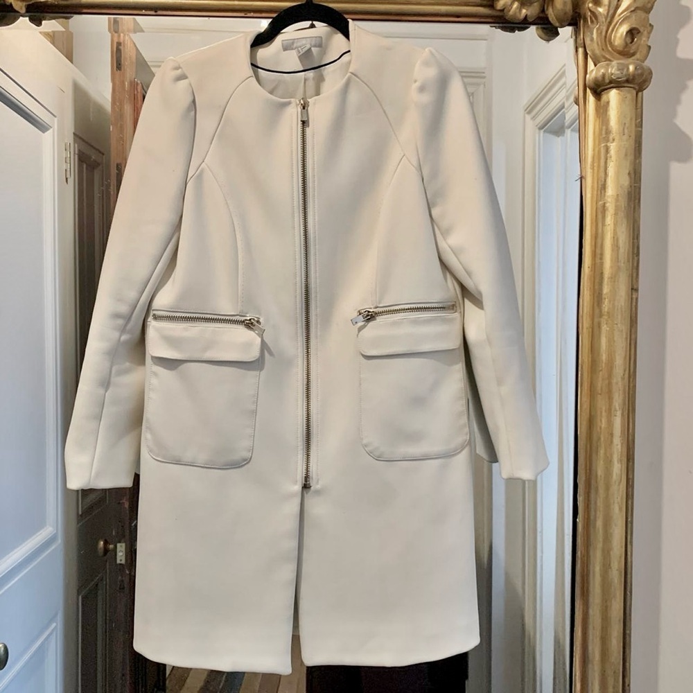 H&M White collarless fully line premium peacoat